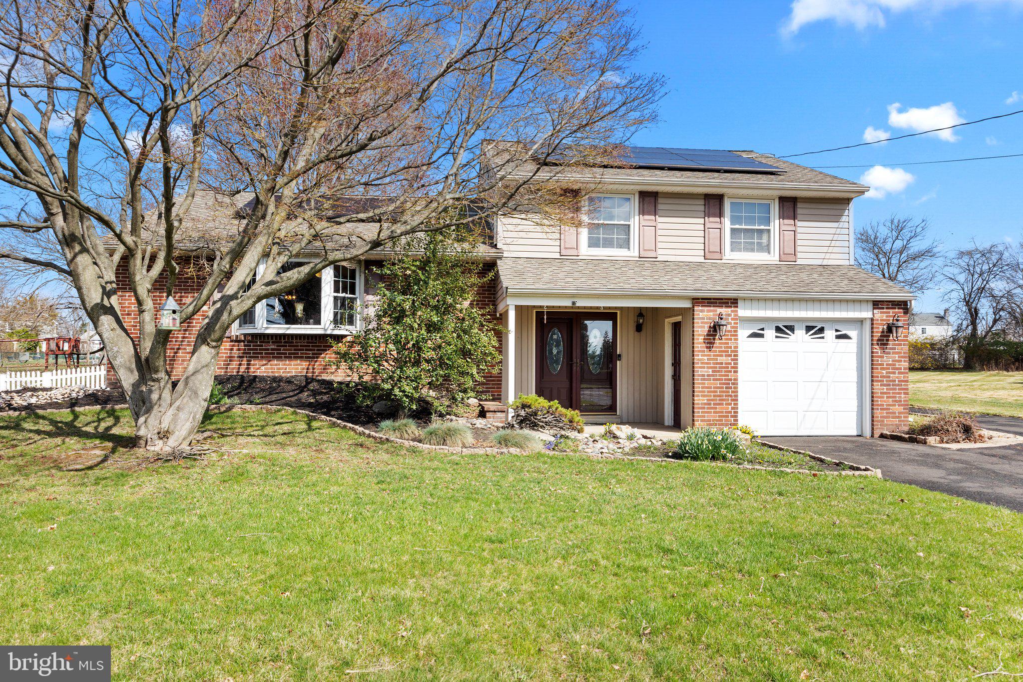 81 Deer Path Drive Southampton, PA 18966 - Photo 2 of 33