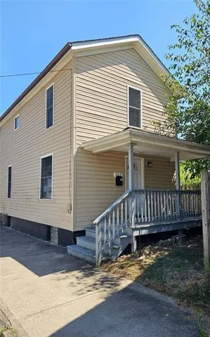 $950 | 517 19th Street, Beaver Falls, PA 15010