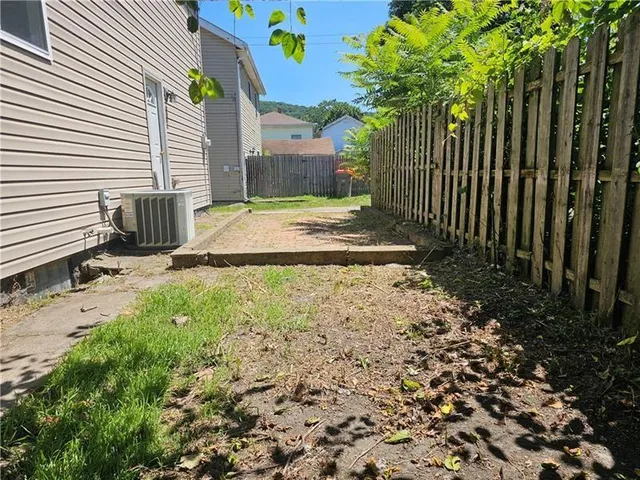 $950 | 517 19th Street, Beaver Falls, PA 15010