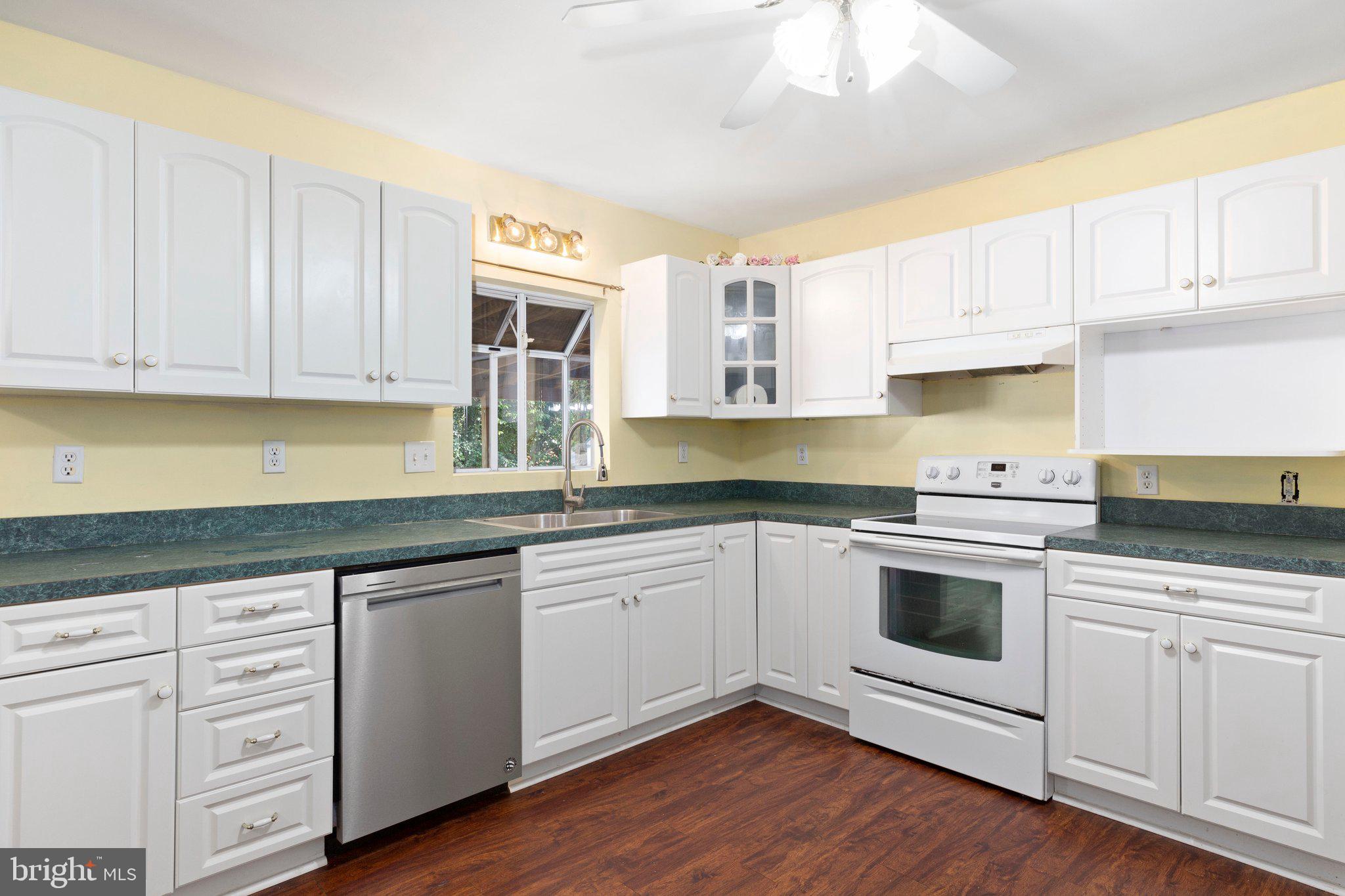 500 Ferry Road Fredericksburg, VA 22405 - Photo 15 of 44 kitchen