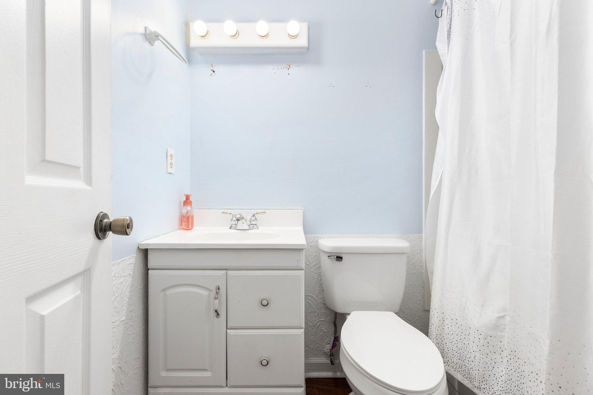 500 Ferry Road Fredericksburg, VA 22405 - Photo 20 of 44 Hall Bath