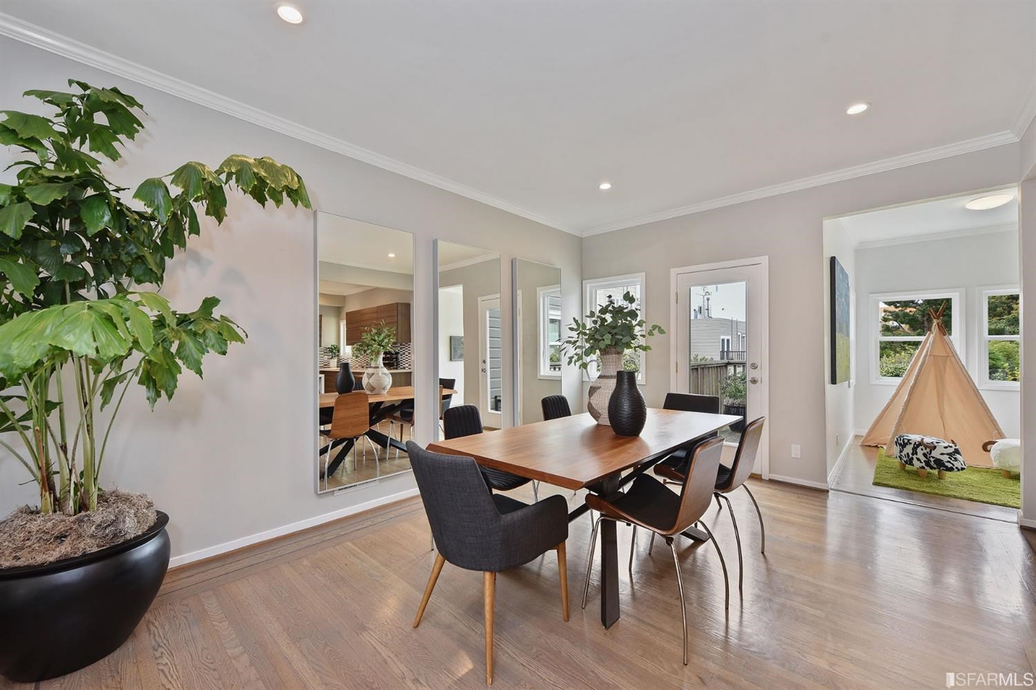 2032 Cabrillo Street San Francisco, CA 94121 - Photo 5 of 26