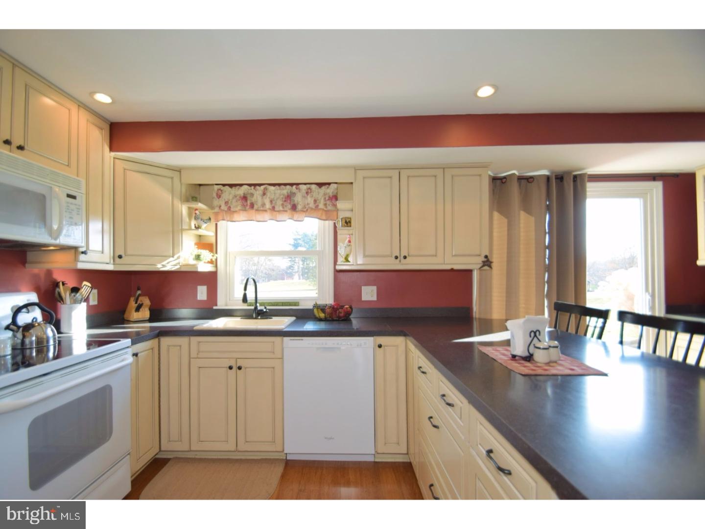 529 Blue School Road Perkasie, PA 18944 - Photo 4 of 25 Kitchen