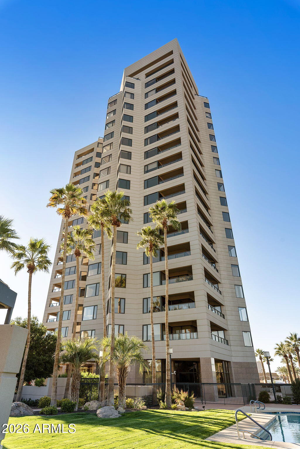 1040 East Osborn Road, Unit 601 Phoenix, AZ 85014 - Photo 21 of 54 6-web-or-mls-_DSC0042