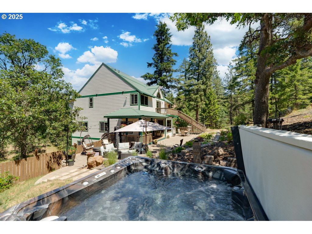 304 Toad Road Goldendale, WA 98620 - Photo 4 of 48