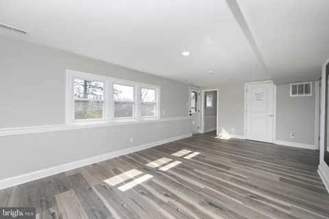 $375,000 | 231 Hollyoke Road, Somerdale, NJ 08083