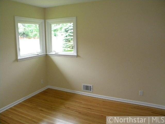 4901 Drake Road Golden Valley, MN 55422 - Photo 8 of 18