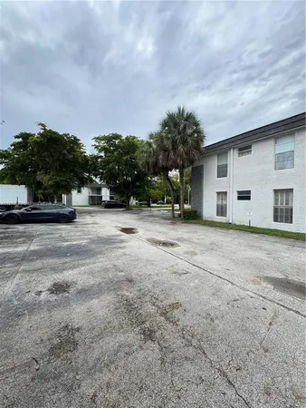 $218,000 | 10353 North Kendall Drive, Unit BB2, Miami, FL 33176