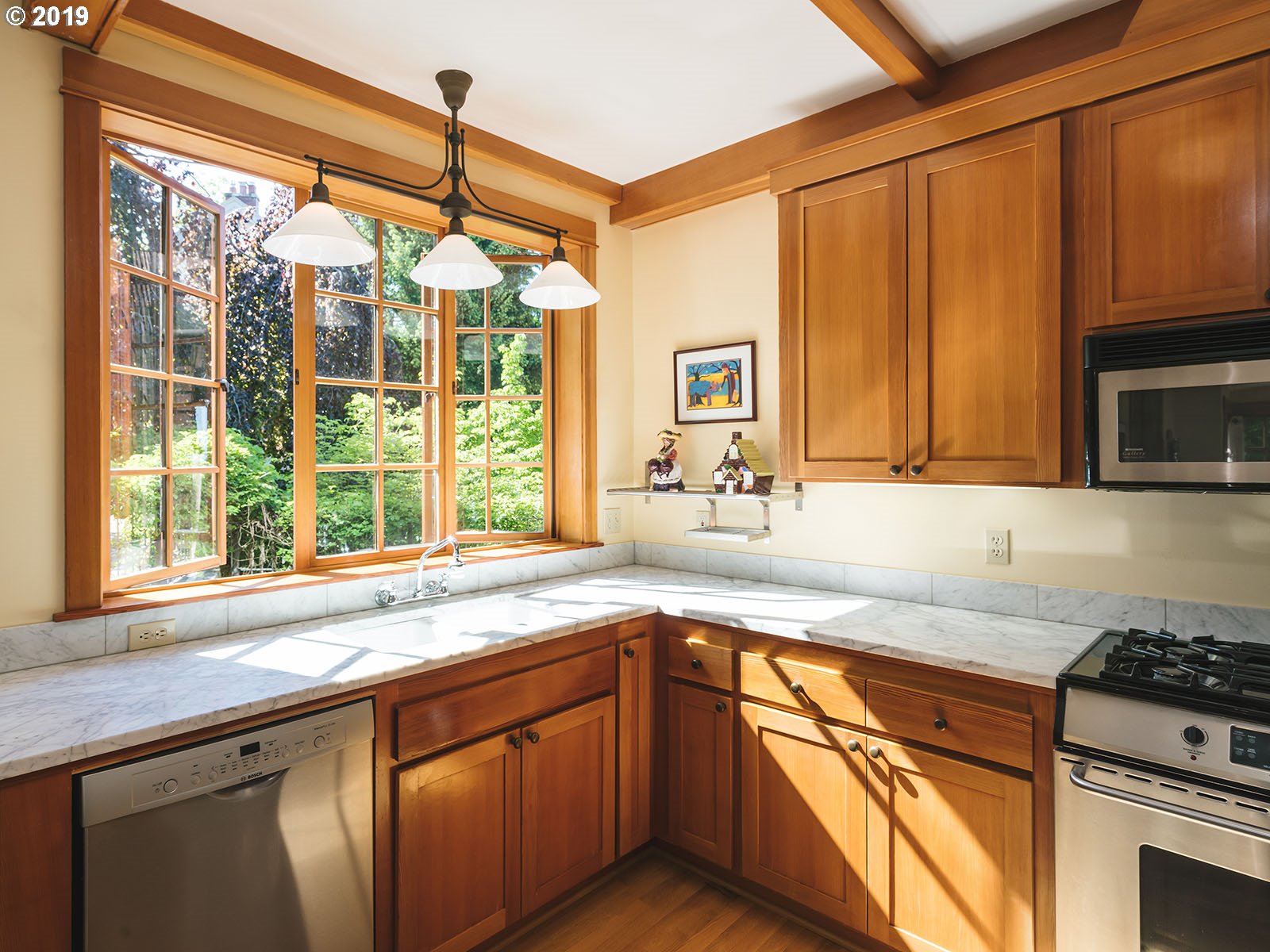 2533 Northwest Westover Road, Unit 4 Portland, OR 97210 - Photo 11 of 26 Gallery Image 11