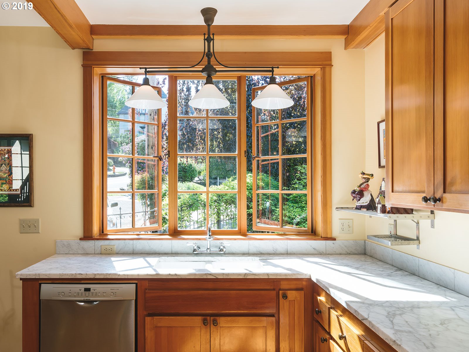2533 Northwest Westover Road, Unit 4 Portland, OR 97210 - Photo 12 of 26 Gallery Image 12