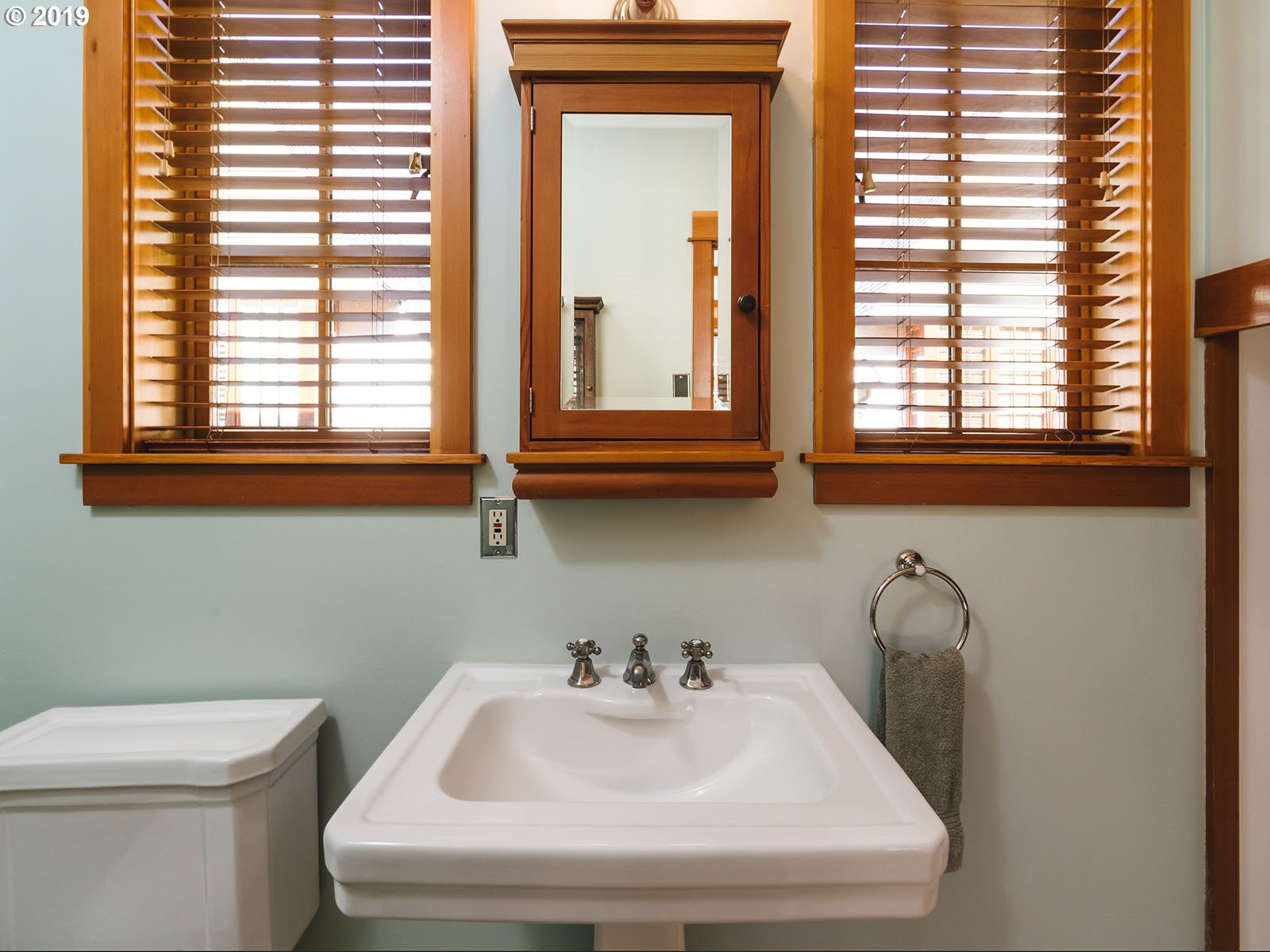 2533 Northwest Westover Road, Unit 4 Portland, OR 97210 - Photo 14 of 26 Gallery Image 14