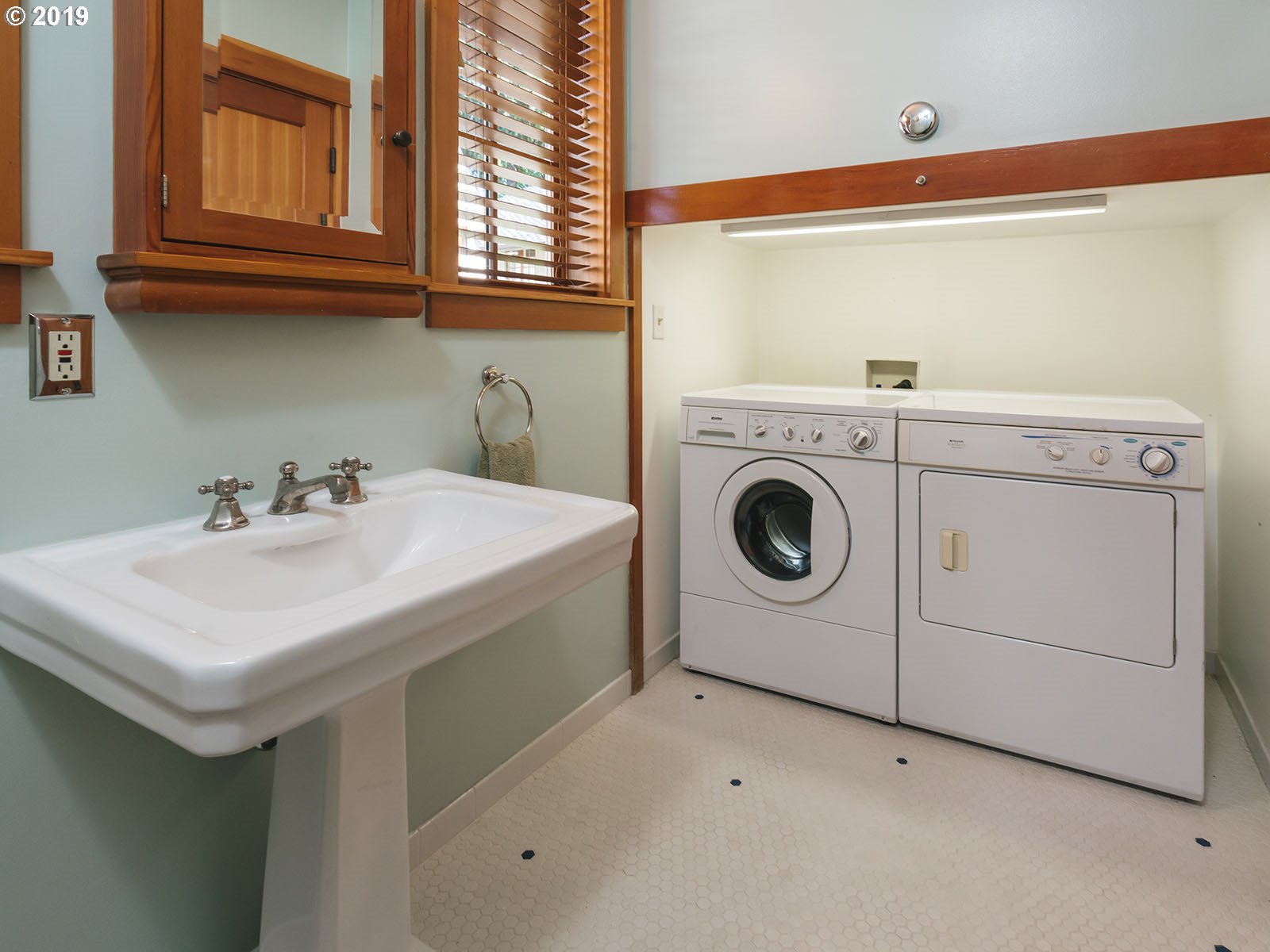 2533 Northwest Westover Road, Unit 4 Portland, OR 97210 - Photo 15 of 26 Gallery Image 15