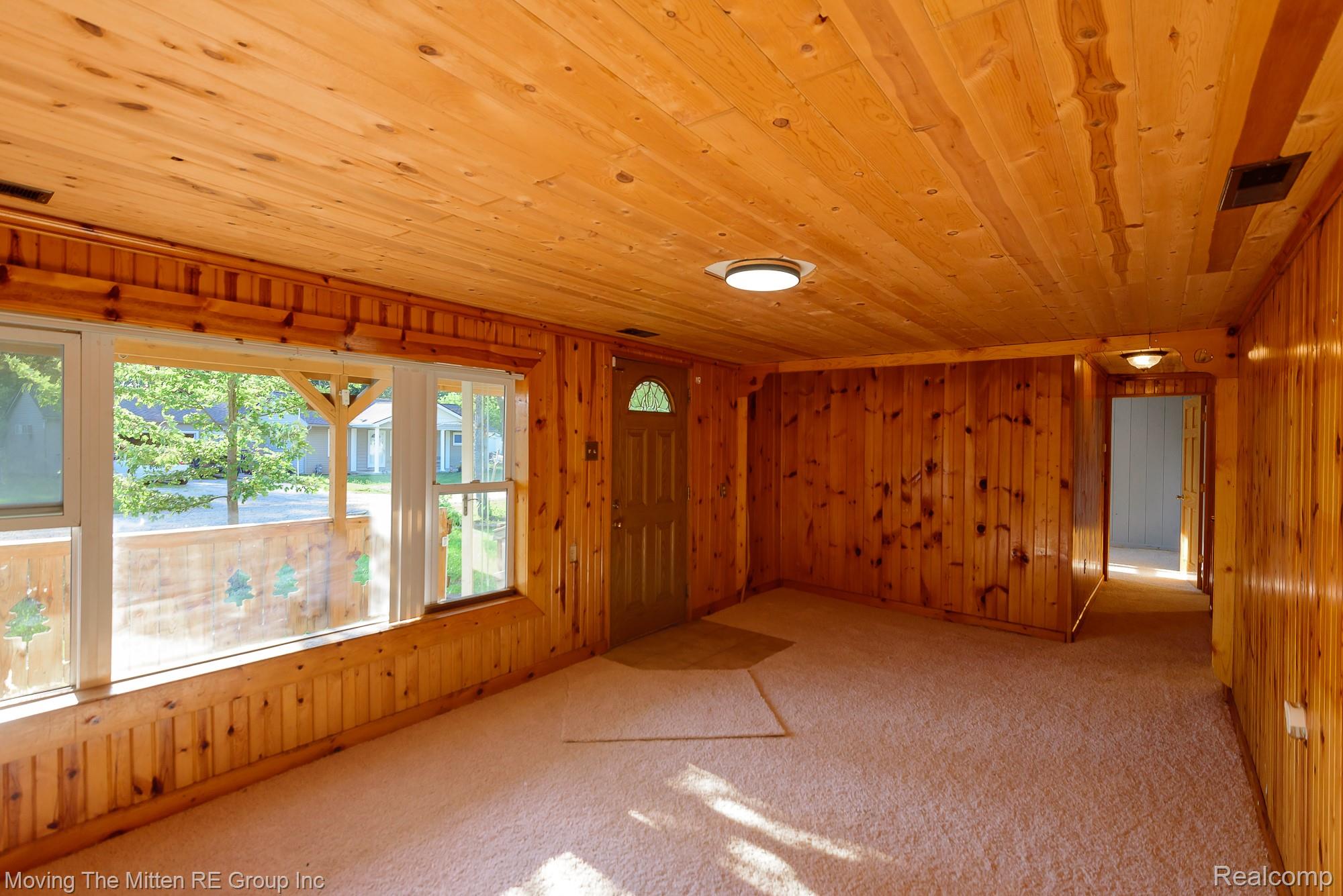 26247 Weigel Road New Boston, MI 48164 - Photo 5 of 30 5.jpg
