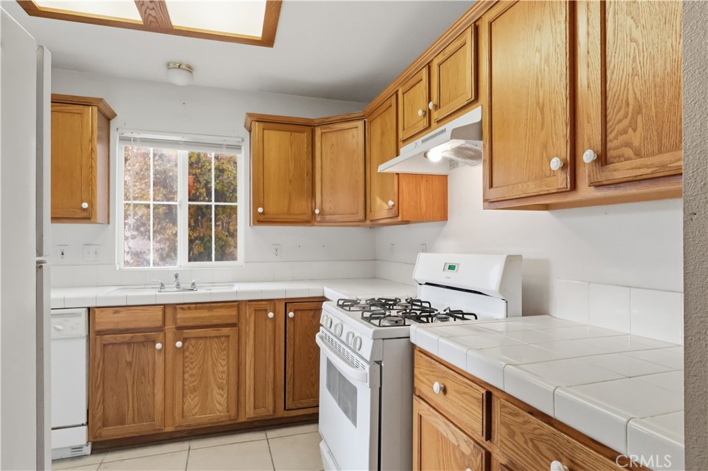 19020 Stoddard Way Apple Valley, CA 92308 - Photo 14 of 32