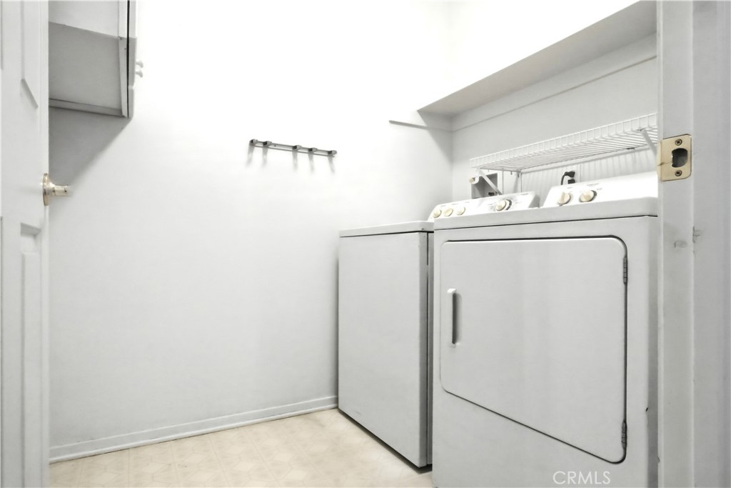 19020 Stoddard Way Apple Valley, CA 92308 - Photo 20 of 32 Laundry room
