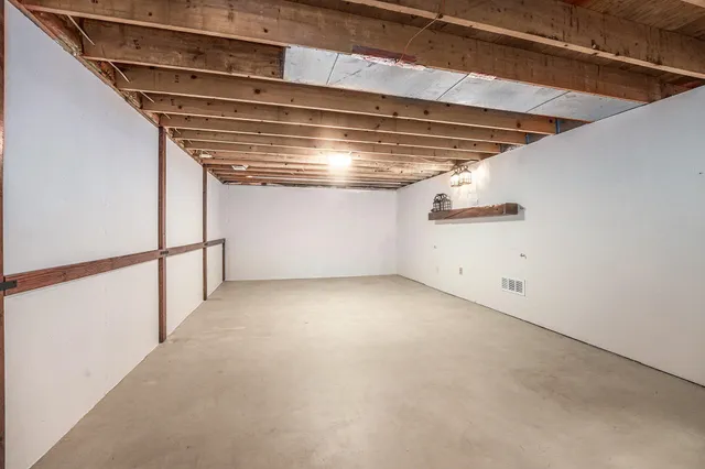 $259,000 | 7373 Pine Grove Drive, Jenison, MI 49428