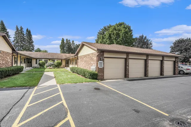 $259,000 | 7373 Pine Grove Drive, Jenison, MI 49428