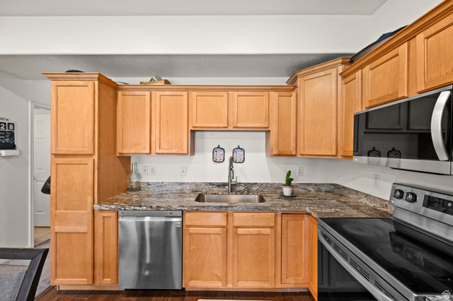 6688 Pines Point Way West Jordan, UT 84084 - Photo 6 of 18
