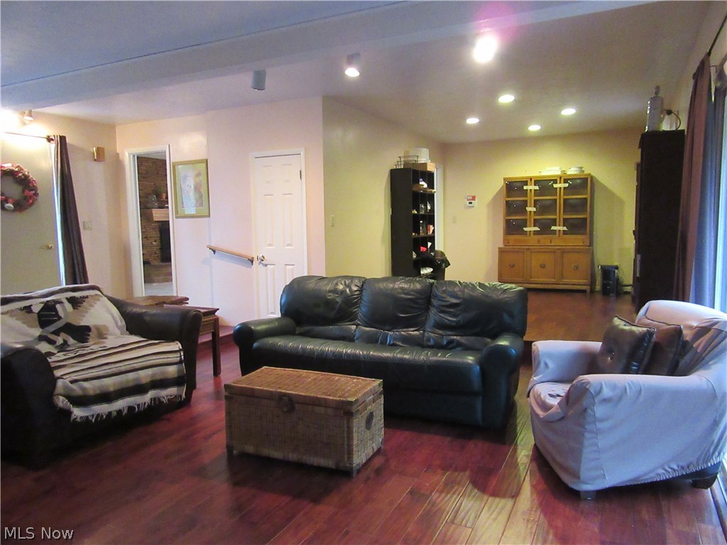 3027 Long Road Akron, OH 44312 - Photo 20 of 35
