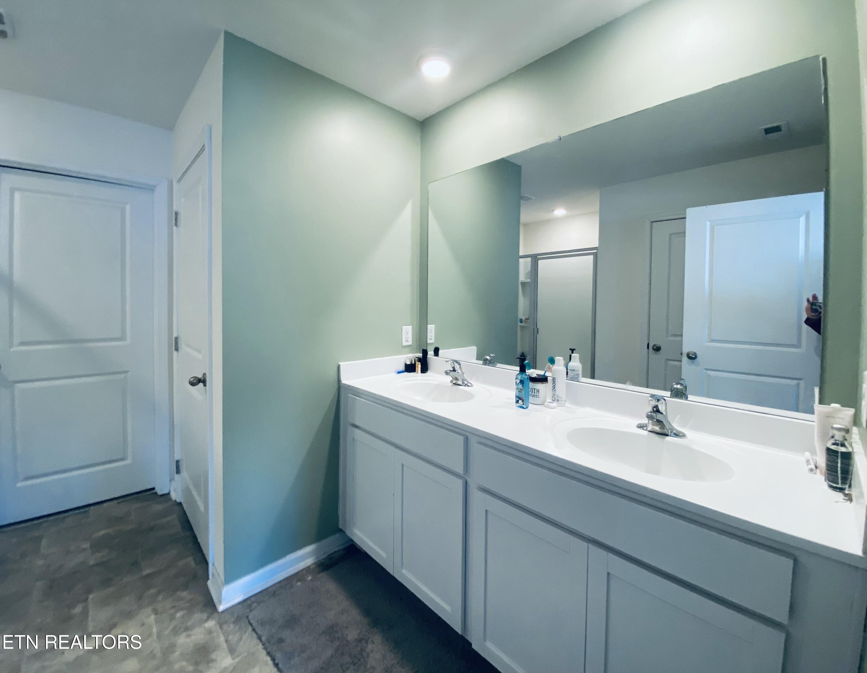 2855 Red Barn Road Knoxville, TN 37931 - Photo 30 of 43 Double vanity