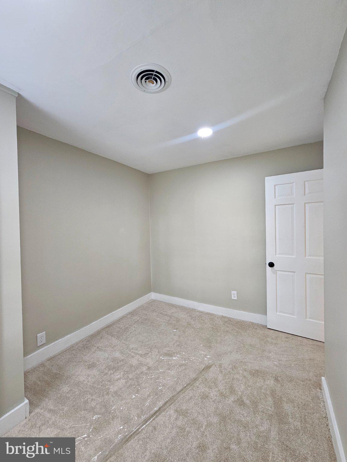 53 West 4th Street New Castle, DE 19720 - Photo 13 of 21 Bright and inviting blank canvas room.