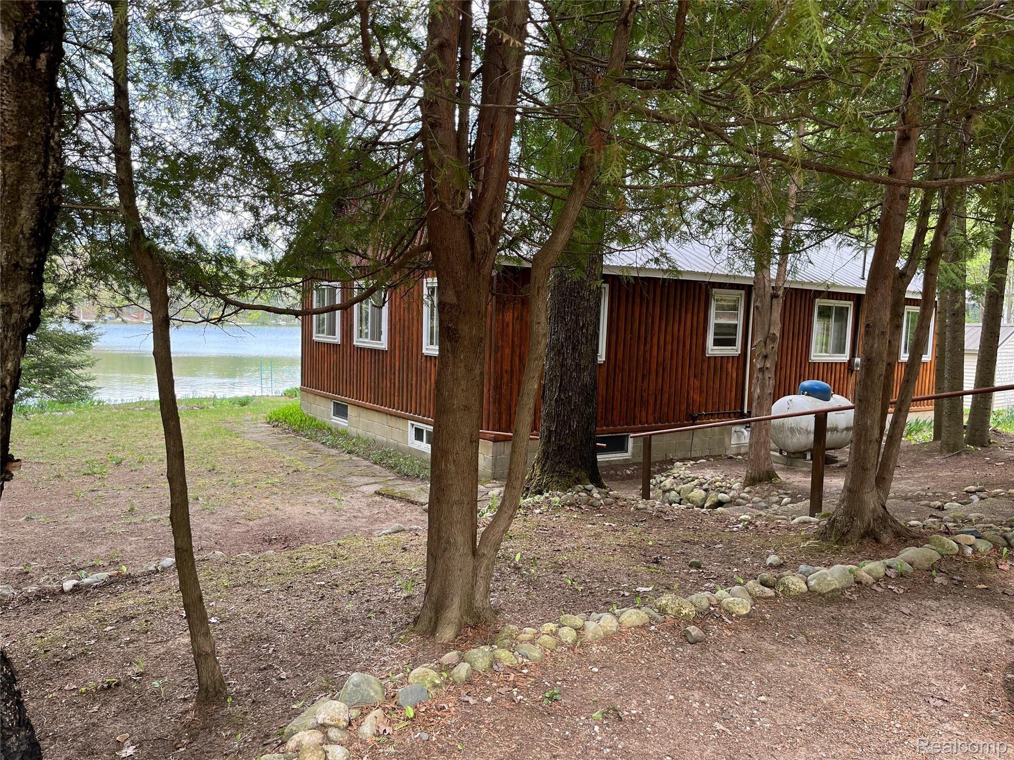 516 Ogemaw Road Rose City, MI 48654 - Photo 12 of 53 11.JPG