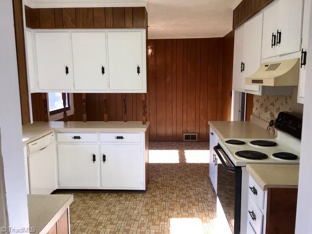 662 Pickett Road Lexington, NC 27295 - Photo 7 of 28 Gallery Image 7