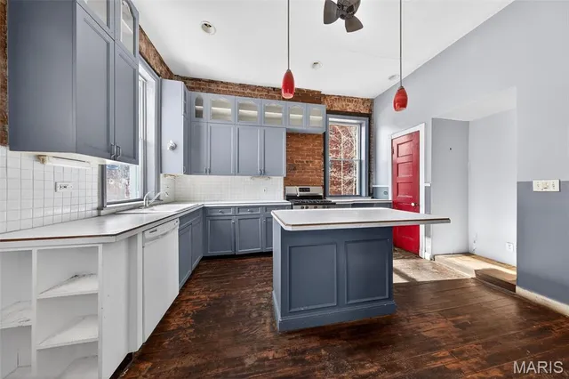 $239,900 | 2918 Geyer Avenue, St. Louis, MO 63104