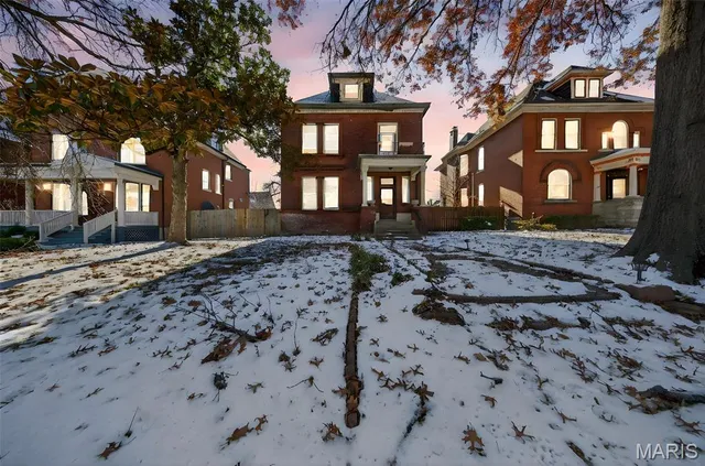 $239,900 | 2918 Geyer Avenue, St. Louis, MO 63104