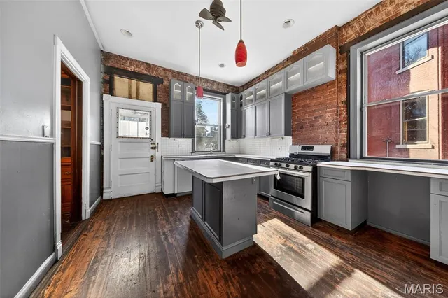 $239,900 | 2918 Geyer Avenue, St. Louis, MO 63104