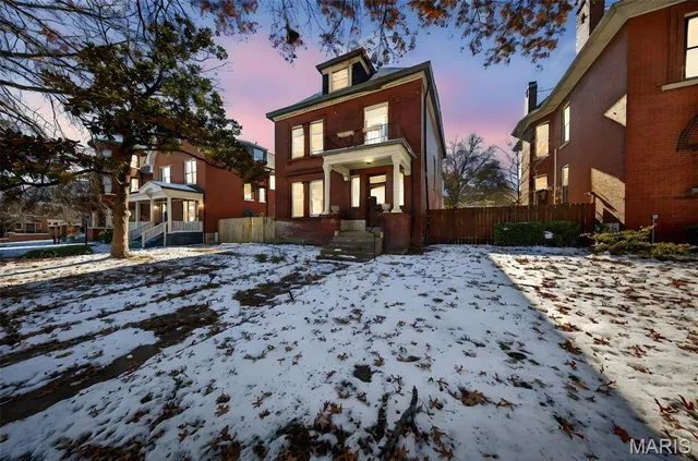 $239,900 | 2918 Geyer Avenue, St. Louis, MO 63104