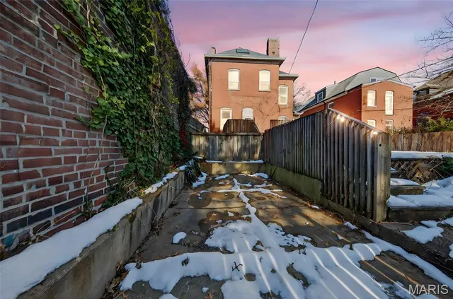 $239,900 | 2918 Geyer Avenue, St. Louis, MO 63104