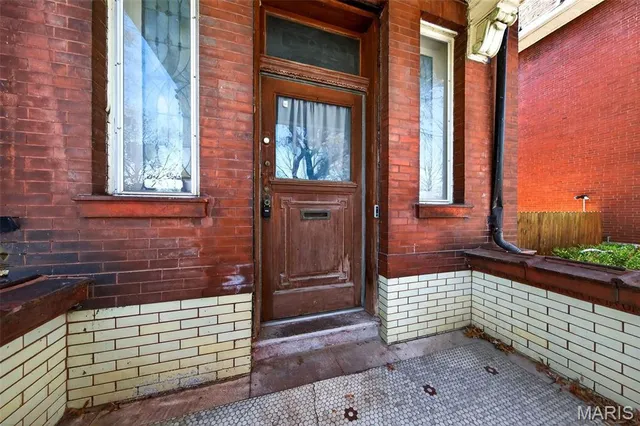 $239,900 | 2918 Geyer Avenue, St. Louis, MO 63104