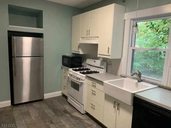 $3,400 | 36 Burnet Street, Unit 1, Maplewood, NJ 07040