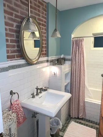 $3,400 | 36 Burnet Street, Unit 1, Maplewood, NJ 07040