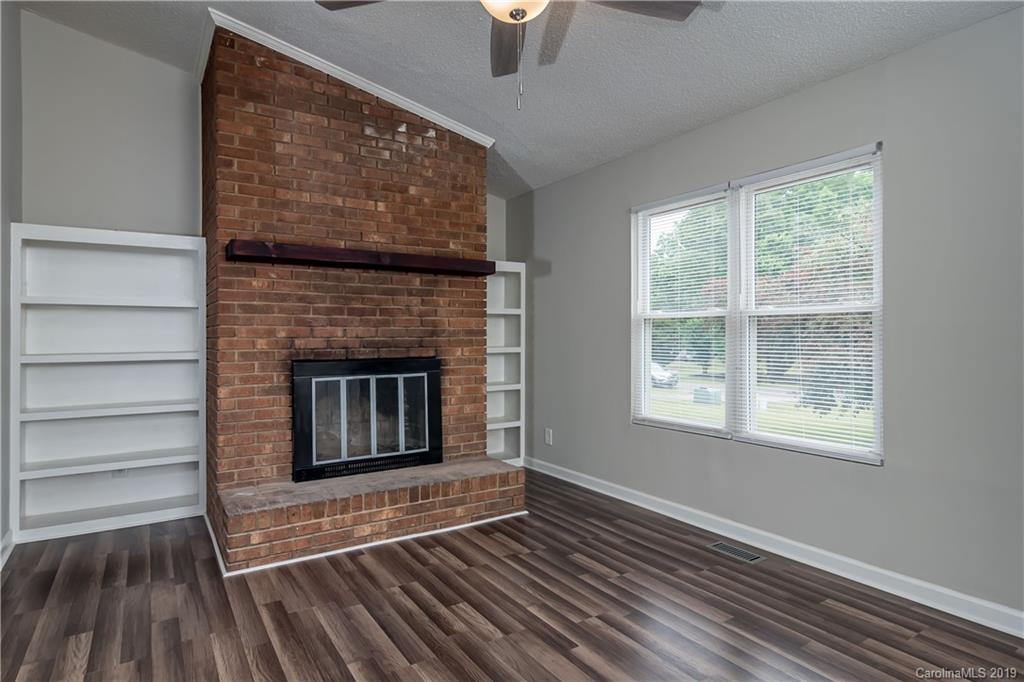1055 Hay Row Road Clover, SC 29710 - Photo 4 of 21 Gallery Image 4