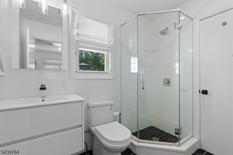 415 Orange Road Montclair, NJ 07042 - Photo 16 of 34