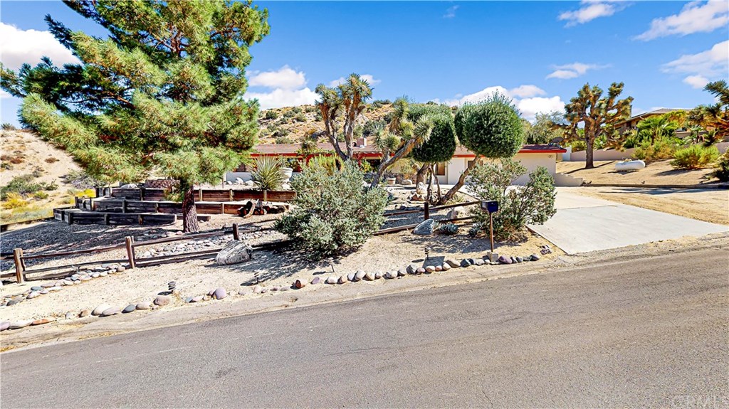 54065 Ridge Road Yucca Valley, CA 92284 - Photo 1 of 1