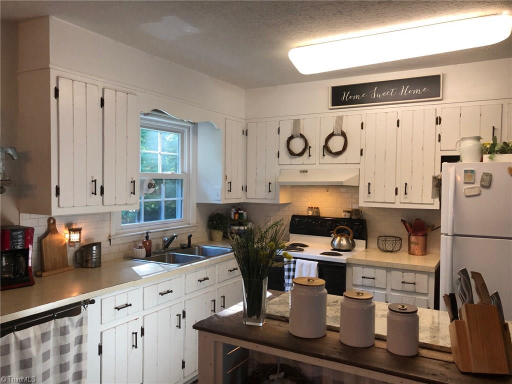263 Maple Hollow Road Mount Airy, NC 27030 - Photo 8 of 20 Gallery Image 8