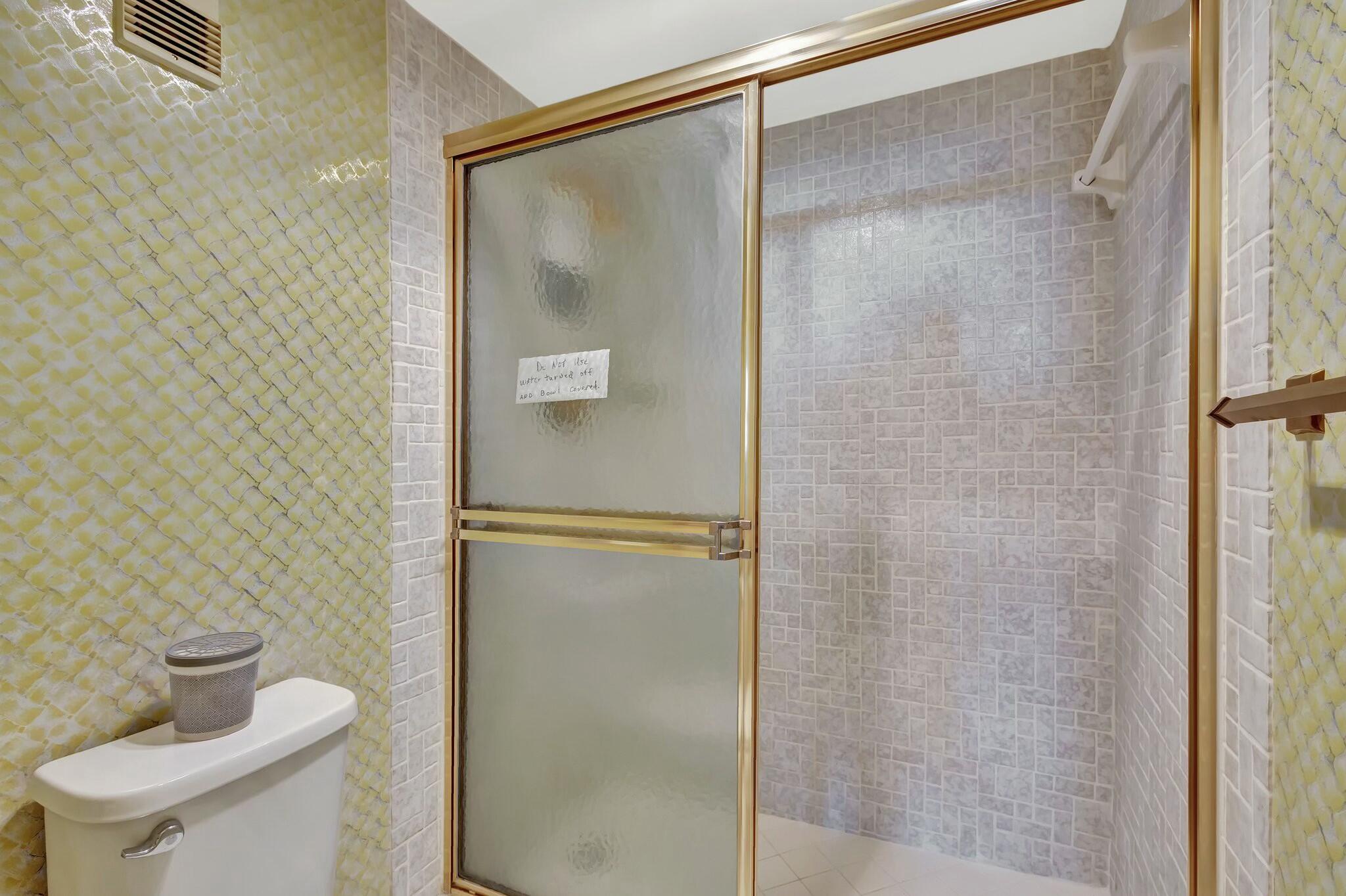 336 Golfview Road, Unit PH #15 North Palm Beach, FL 33408 - Photo 27 of 39 Bathroom