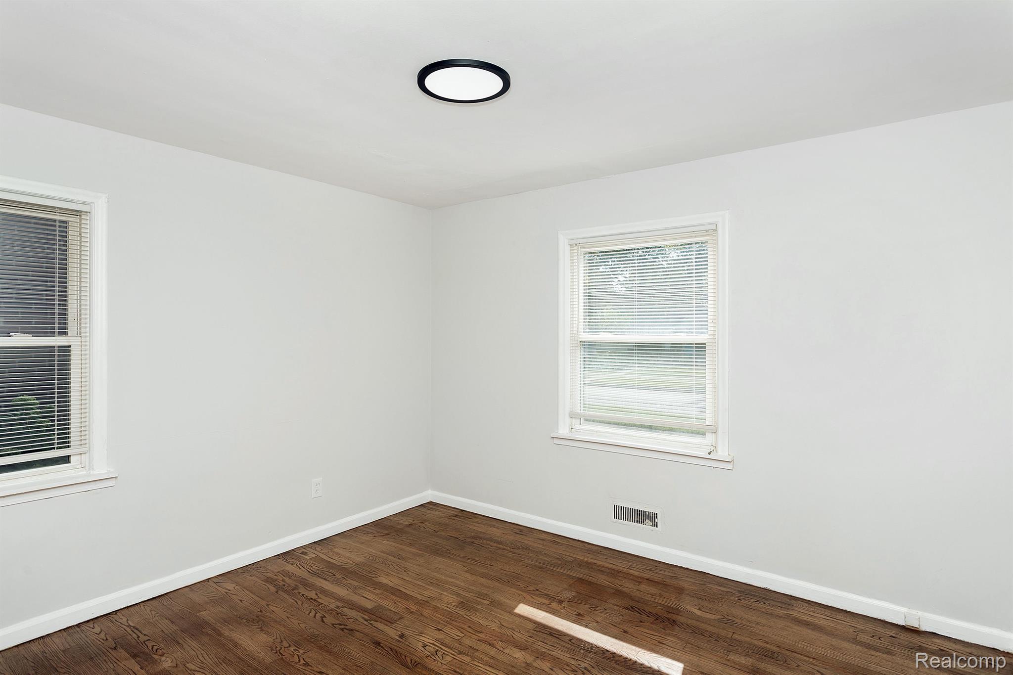 405 Biltmore Street Inkster, MI 48141 - Photo 10 of 22 Gallery Image 10