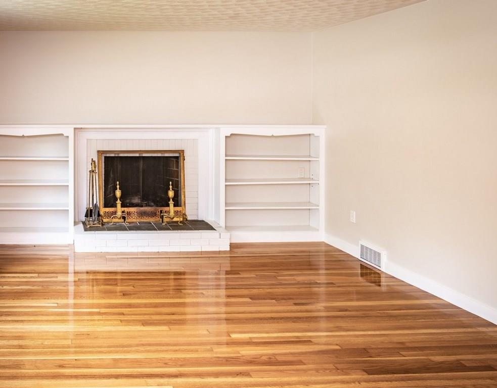 29 Wheeler Road Westborough, MA 01581 - Photo 4 of 37 Gallery Image 4