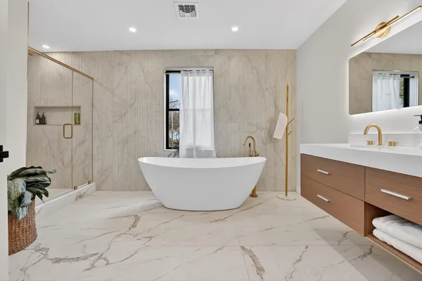 $2,799,999 | 8 Noanett Road, Needham, MA 02494