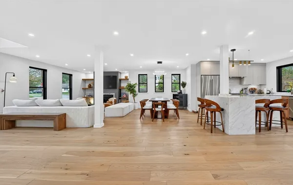 $2,799,999 | 8 Noanett Road, Needham, MA 02494