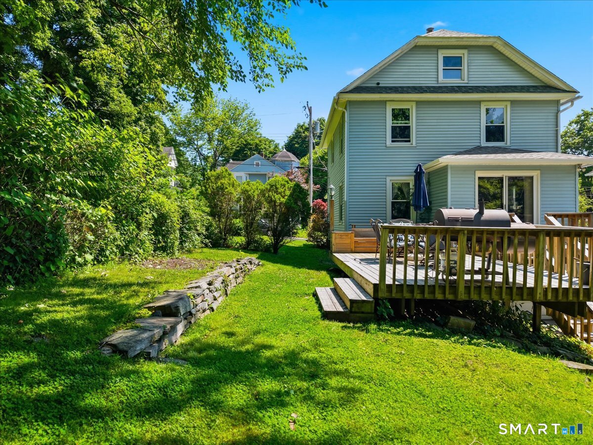 23 Sturtevant Avenue Norwich, CT 06360 - Photo 33 of 40