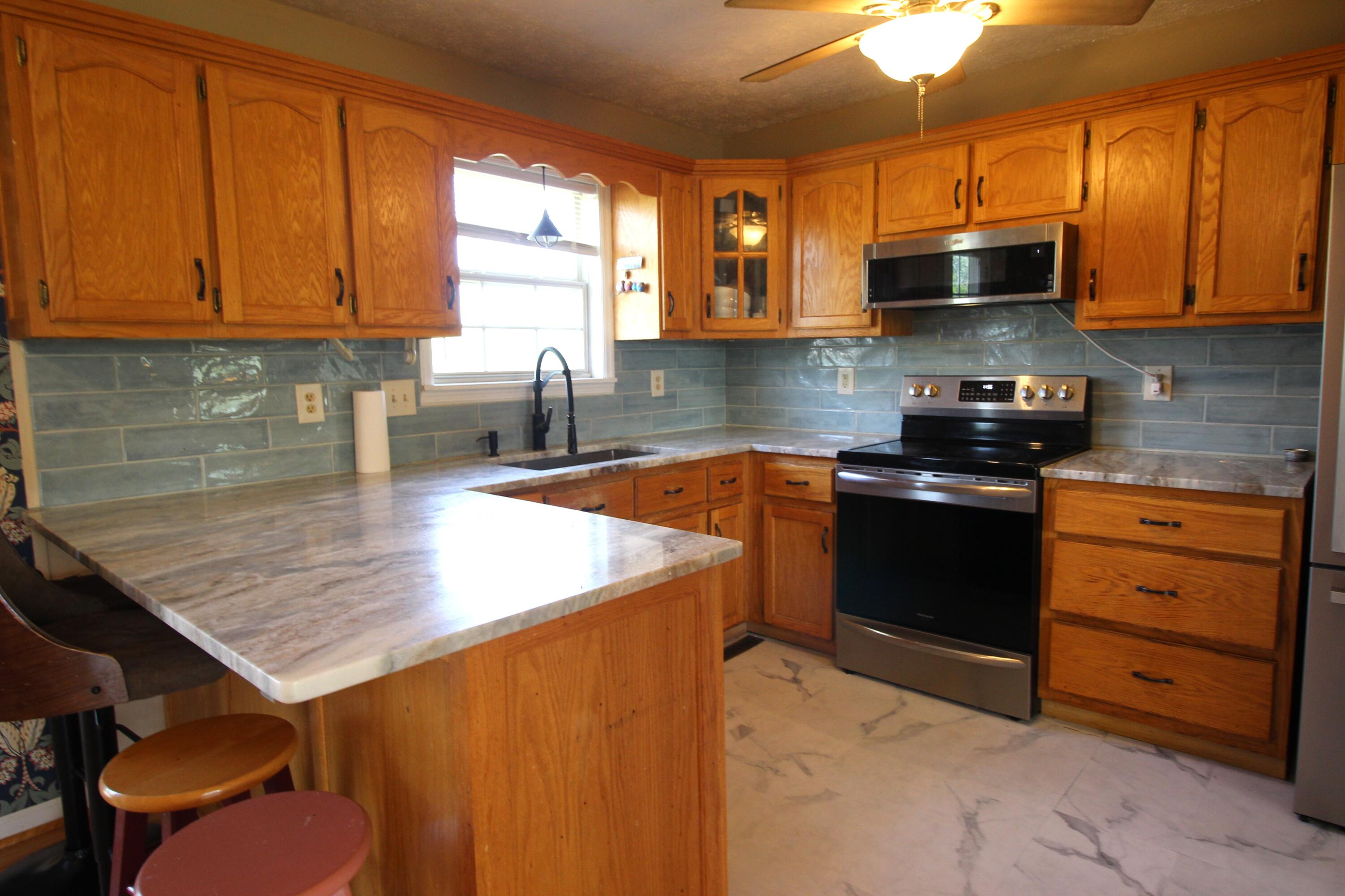 312 Springhurst Drive Berea, KY 40403 - Photo 18 of 45 Kitchen