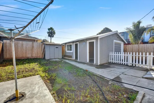 $644,999 | 367 College Street, Hollister, CA 95023