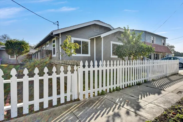 $644,999 | 367 College Street, Hollister, CA 95023