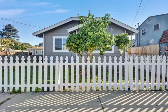 $644,999 | 367 College Street, Hollister, CA 95023