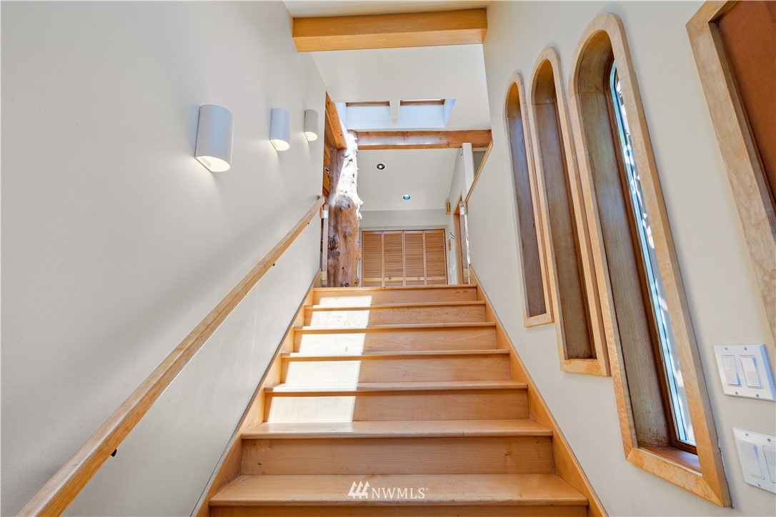 99 Hawthorn Road Bellingham, WA 98225 - Photo 4 of 37